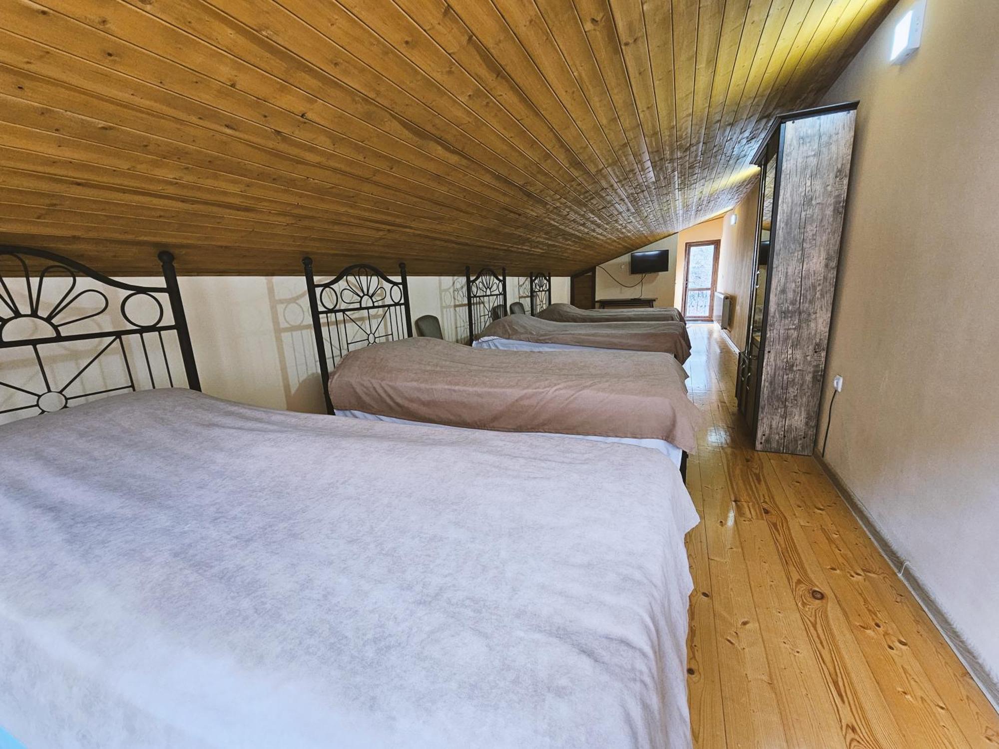 Hotel Tourist Complex Khomi Ch'argali Habitación foto